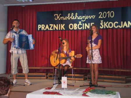 Škocjan poje in igra ter podelitev priznanj krvodajalecm 8